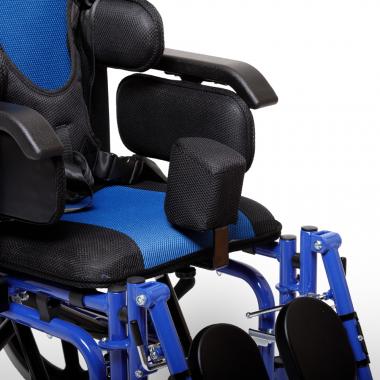 Кресло-коляска для инвалидов Армед Н 032C. Боковые упоры и абдуктор