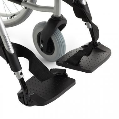 Кресло-коляска Meyra BUDGET STANDARD. Удобные подножки