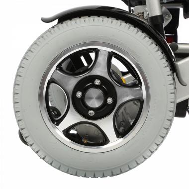 Кресло-коляска c электроприводом для инвалидов Ortonica Pulse 640. Маневренные колеса