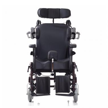 Кресло-коляска для инвалидов Ortonica DELUX 570S. Правильное положение