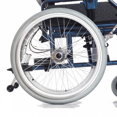 Кресло-коляска Ortonica BASE 120. Колеса и тормоза