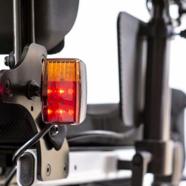 Кресло-коляска c электроприводом для инвалидов Ortonica Pulse 770. Освещение