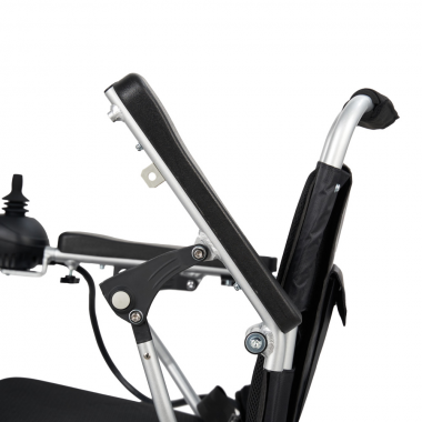 Кресло-коляска c электроприводом для инвалидов Армед JRWD602. Удобство в быту