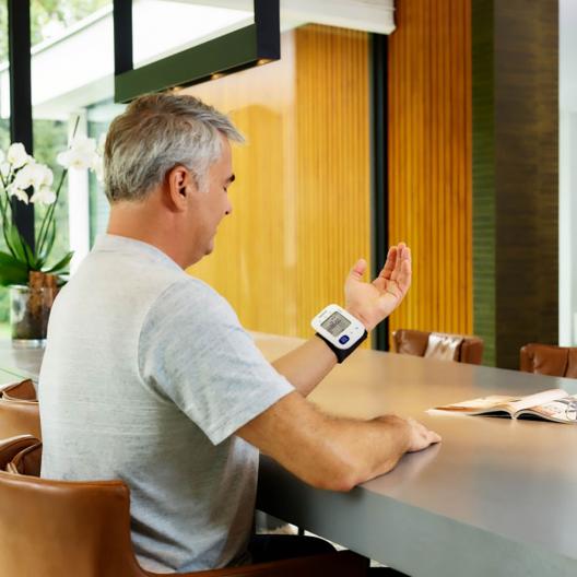 Тонометр автоматический  Omron RS3 2