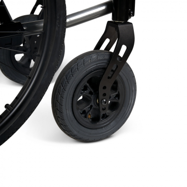 Кресло-коляска Армед 4000 4000. Передние пневматические колёса