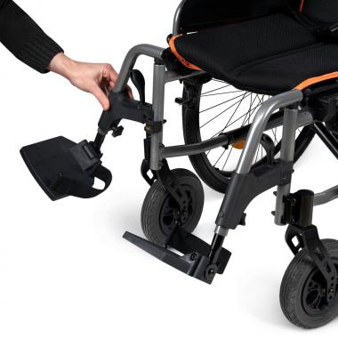 Кресло-коляска для инвалидов Армед 4000-1. ПРОДУМАННЫЕ ПОДНОЖКИ
